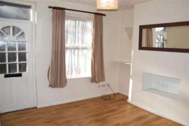  Image of 2 bedroom Terraced house to rent in Derwent Terrace Sherwood Nottingham NG5 at Nottingham, NG5 4AE