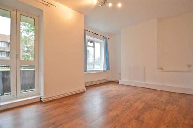  Image of 2 bedroom Apartment to rent in Aubyn Square London SW15 at Roehampton, SW15 5NP