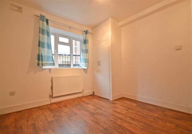  Image of 2 bedroom Apartment to rent in Aubyn Square London SW15 at Roehampton, SW15 5NP