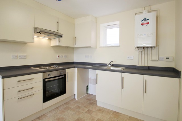  Image of 1 bedroom Flat to rent in Dovers Green Road Reigate RH2 at Reigate, RH2 8BS