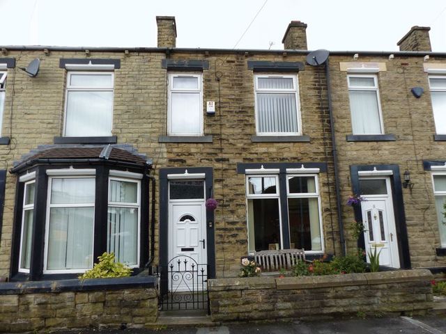  Image of 3 bedroom Terraced house for sale in Duke Street Shaw Oldham OL2 at Duke Street Shaw Oldham, OL2 8PA