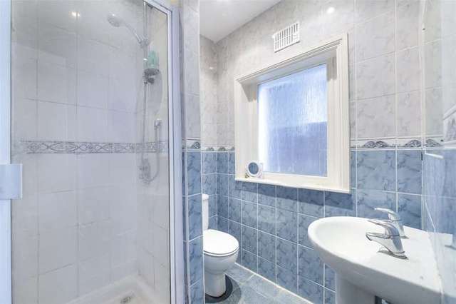  Image of 2 bedroom Flat for sale in Dukes Avenue London W4 at London  Chiswick, W4 2AA