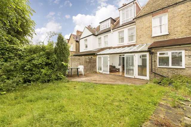  Image of 2 bedroom Flat for sale in Dukes Avenue London W4 at London  Chiswick, W4 2AA