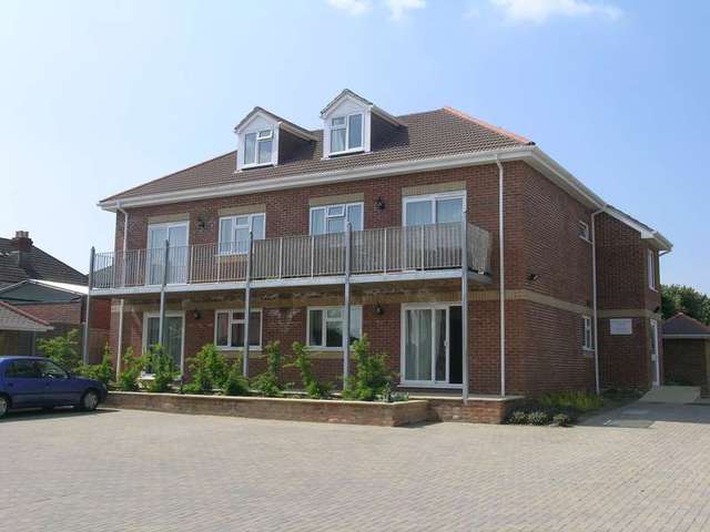  Image of 1 bedroom Detached house to rent in Harrison Road Southampton SO17 at 57A Harrison Road Swaythling Southampton, SO17 3TN