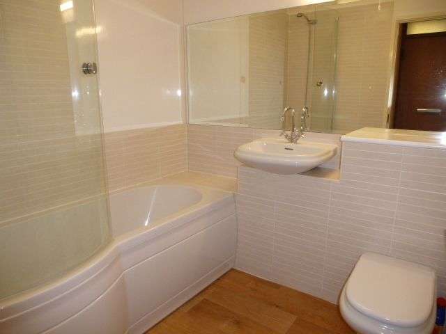  Image of 2 bedroom Apartment to rent in Durdham Park Redland Bristol BS6 at Durdham Park  Bristol, BS6 6XQ
