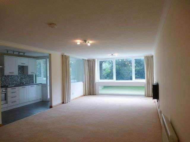  Image of 2 bedroom Apartment to rent in Durdham Park Redland Bristol BS6 at Durdham Park  Bristol, BS6 6XQ