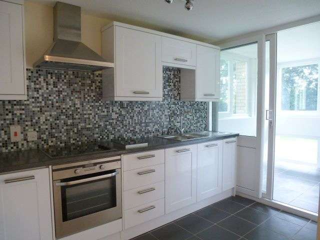 Image of 2 bedroom Apartment to rent in Durdham Park Redland Bristol BS6 at Durdham Park  Bristol, BS6 6XQ
