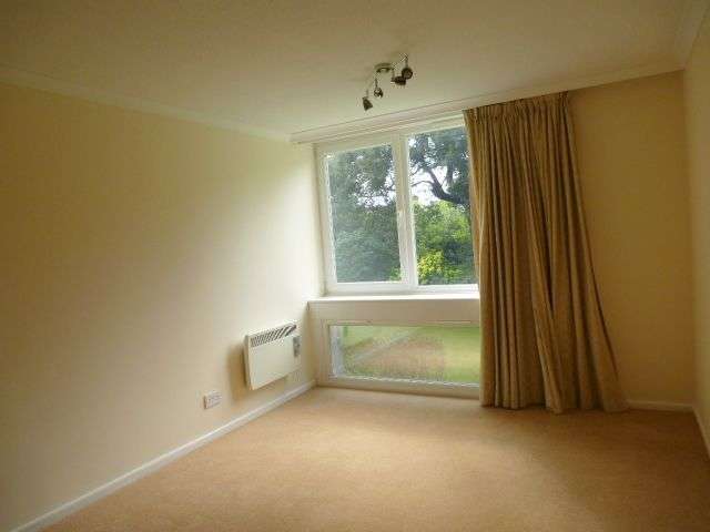  Image of 2 bedroom Apartment to rent in Durdham Park Redland Bristol BS6 at Durdham Park  Bristol, BS6 6XQ