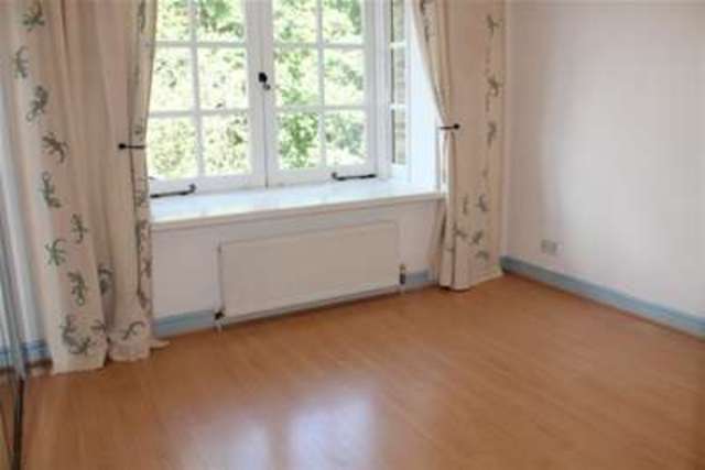  Image of 4 bedroom Detached house to rent in Dutch Gardens Kingston upon Thames KT2 at Kingston upon Thames, KT2 7TT