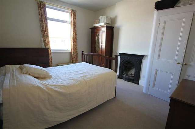  Image of 4 bedroom Semi-Detached house for sale in Eastern Avenue Earley Reading RG1 at Reading, RG1 5RY