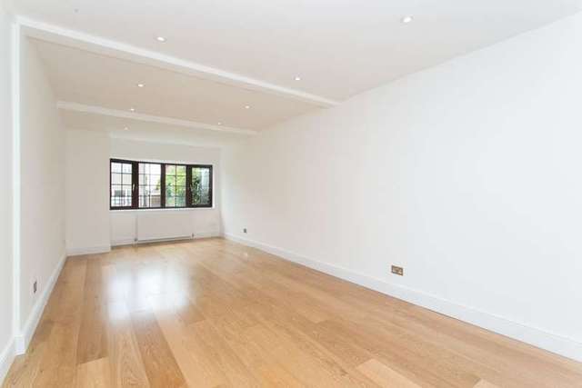  Image of 3 bedroom Bungalow for sale in Eastwood Drive Rainham RM13 at Eastwood Drive  Essex, RM13 9HH