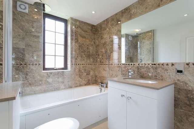  Image of 3 bedroom Bungalow for sale in Eastwood Drive Rainham RM13 at Eastwood Drive  Essex, RM13 9HH
