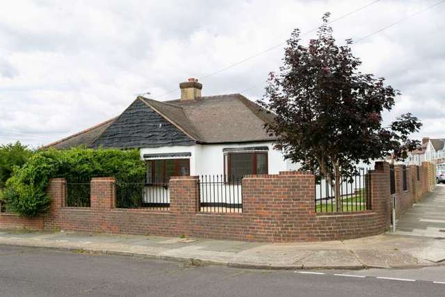 Image of 3 bedroom Bungalow for sale in Eastwood Drive Rainham RM13 at Eastwood Drive  Essex, RM13 9HH