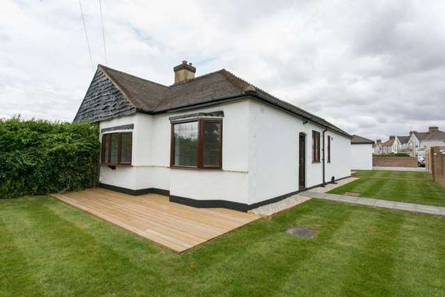  Image of 3 bedroom Bungalow for sale in Eastwood Drive Rainham RM13 at Eastwood Drive  Essex, RM13 9HH