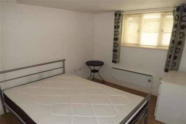  Image of 2 bedroom Flat to rent in Ecclesall Road Sheffield S11 at Sheffield, S11 8PR