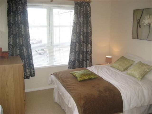  Image of 2 bedroom Flat to rent in Elbe Street Edinburgh EH6 at Leith Edinburgh Edinburgh, EH6 7HL