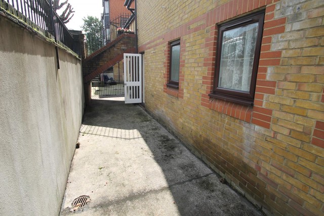  Image of 1 bedroom Flat to rent in Eleonora Terrace Lind Road Sutton SM1 at Lind Road  Sutton, SM1 4PU