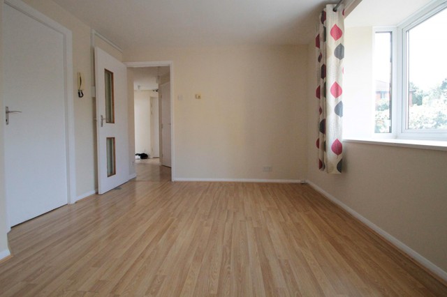  Image of 1 bedroom Flat to rent in Eleonora Terrace Lind Road Sutton SM1 at Lind Road  Sutton, SM1 4PU