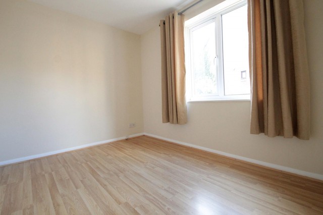  Image of 1 bedroom Flat to rent in Eleonora Terrace Lind Road Sutton SM1 at Lind Road  Sutton, SM1 4PU