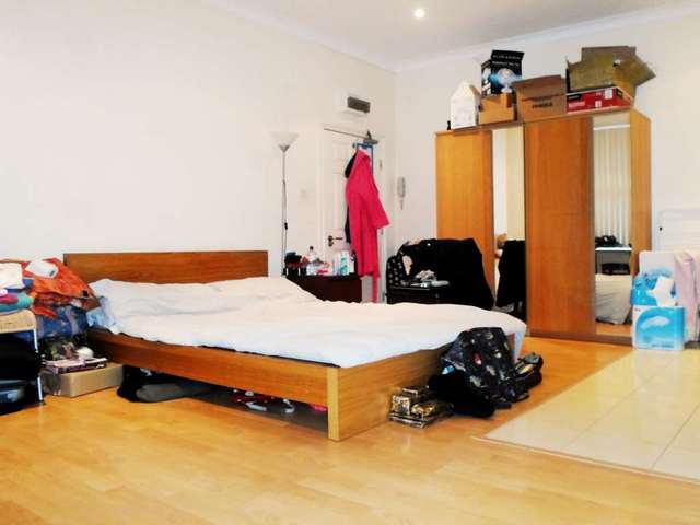  Image of Studio flat to rent in Emanuel Avenue London W3 at Emanuel Avenue Acton London, W3 6JG