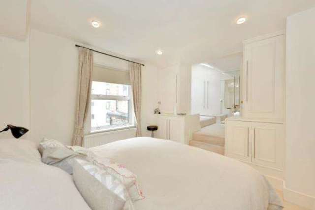  Image of 5 bedroom Detached house for sale in Emperors Gate London SW7 at London  Cromwell Road, SW7 4JA