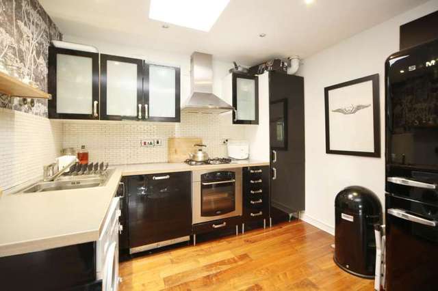  Image of 1 bedroom Flat to rent in Lauriston Road London E9 at London  Victoria Park, E9 7LH