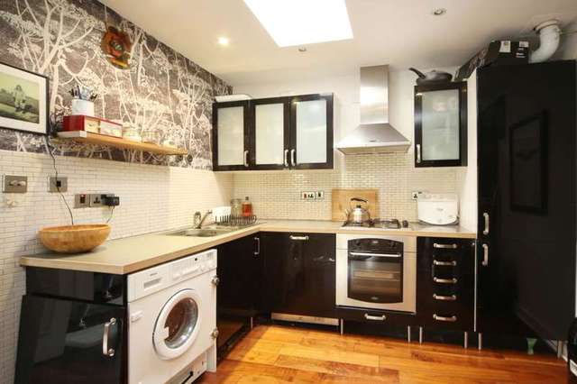  Image of 1 bedroom Flat to rent in Lauriston Road London E9 at London  Victoria Park, E9 7LH
