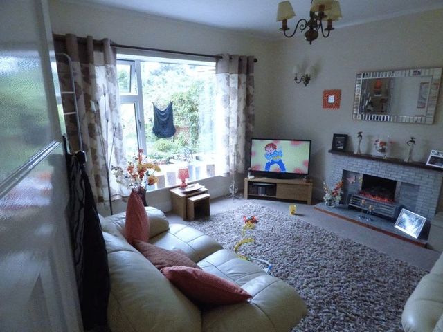  Image of 3 bedroom Detached house to rent in Estcourt Road Gloucester GL1 at Estcourt Road  Gloucester, GL1 3LH