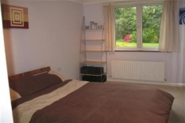  Image of 2 bedroom Flat to rent in Denbigh Gardens Southampton SO16 at Southampton, SO16 7EJ