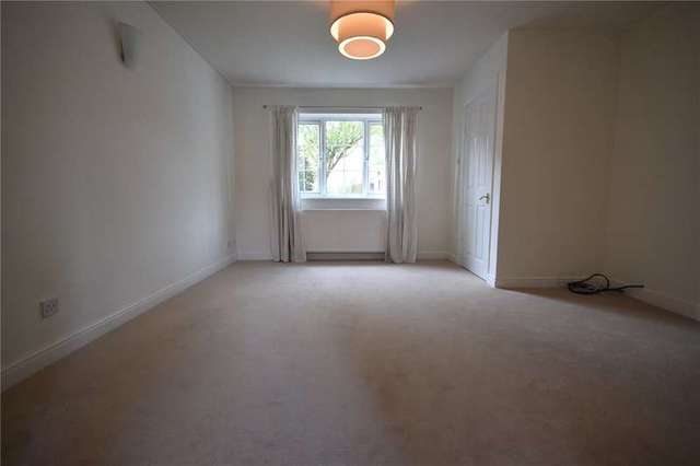  Image of 3 bedroom Semi-Detached house to rent in Faygate Way Lower Earley Reading RG6 at Lower Earley Reading Shinfield, RG6 4DA