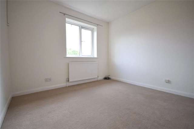  Image of 3 bedroom Semi-Detached house to rent in Faygate Way Lower Earley Reading RG6 at Lower Earley Reading Shinfield, RG6 4DA