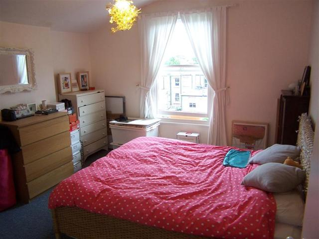  Image of 1 bedroom Property to rent in Ferme Park Road London N8 at Crouch End, N8 9SE