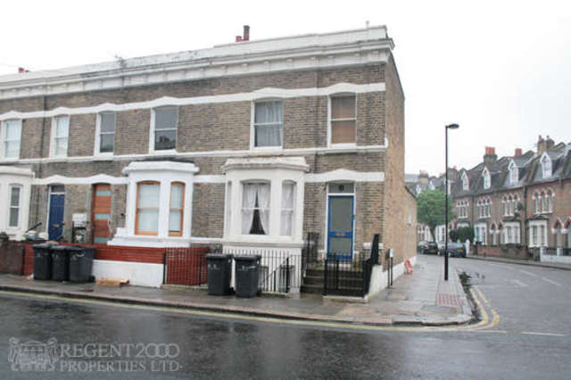  Image of 2 bedroom Flat to rent in Ferndale Road London SW4 at Ferndale Road  Clapham, SW4 7RR
