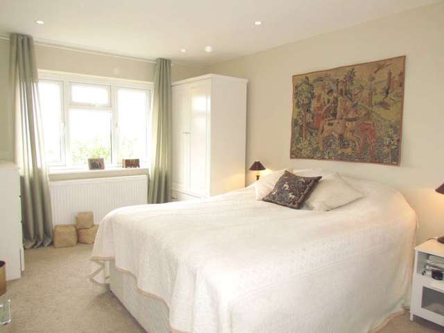  Image of 5 bedroom Semi-Detached house for sale in Behoes Lane Woodcote Reading RG8 at Behoes Lane Woodcote Reading, RG8 0PP