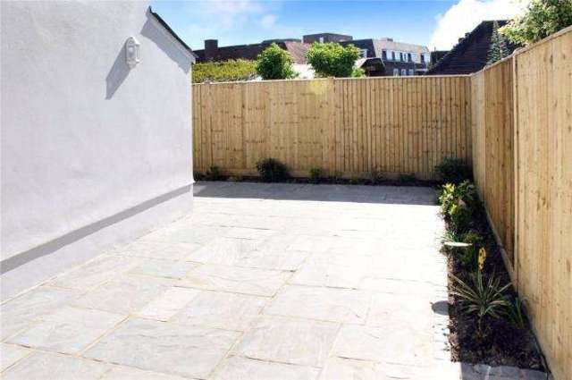  Image of 2 bedroom End of Terrace to rent in Field Place Littlehampton BN17 at Littlehampton Littlehampton, BN17 6ET