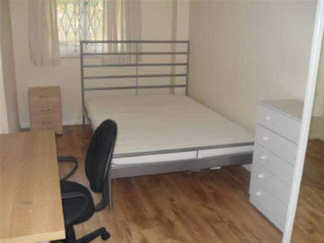  Image of 3 bedroom Maisonette to rent in Lilestone Street London NW8 at Lisson Grove, NW8 8SS