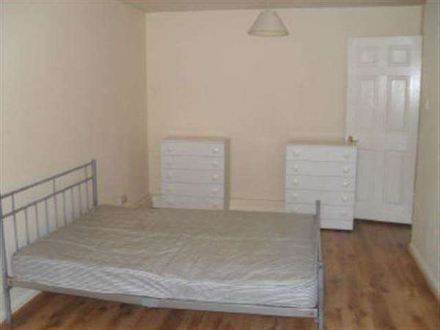  Image of 3 bedroom Maisonette to rent in Lilestone Street London NW8 at Lisson Grove, NW8 8SS