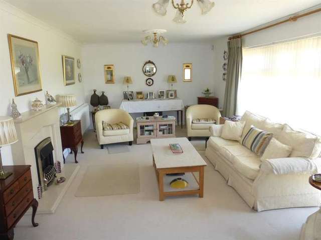  Image of 3 bedroom Detached house for sale in Fitzhamon Road Porthcawl CF36 at Porthcawl  Porthcawl, CF36 3JB