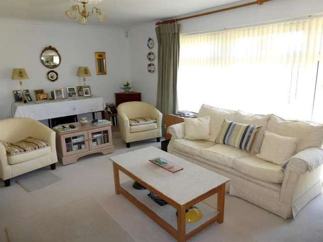  Image of 3 bedroom Detached house for sale in Fitzhamon Road Porthcawl CF36 at Porthcawl  Porthcawl, CF36 3JB