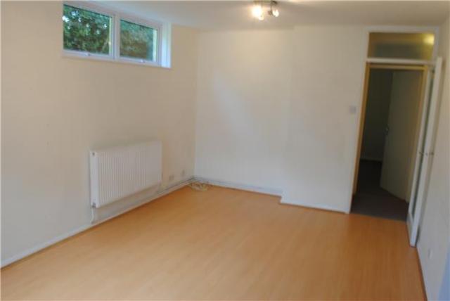  Image of 2 bedroom Flat to rent in Osborne Close Hastings TN34 at East Sussex, TN34 2HU