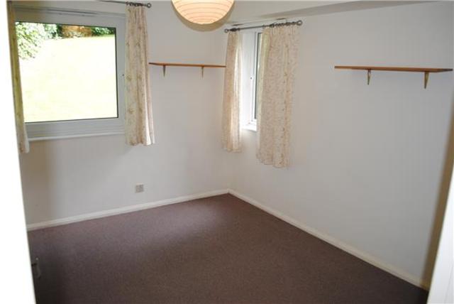  Image of 2 bedroom Flat to rent in Osborne Close Hastings TN34 at East Sussex, TN34 2HU