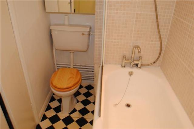  Image of 2 bedroom Flat to rent in Osborne Close Hastings TN34 at East Sussex, TN34 2HU