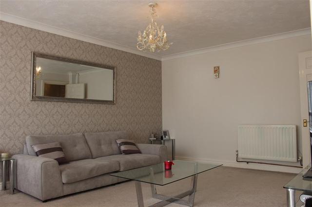  Image of 2 bedroom Apartment to rent in Fleetwood Close Croydon CR0 at Fleetwood Close  CROYDON, CR0 5HD