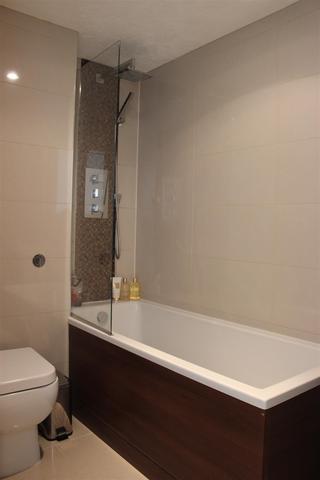  Image of 2 bedroom Apartment to rent in Fleetwood Close Croydon CR0 at Fleetwood Close  CROYDON, CR0 5HD