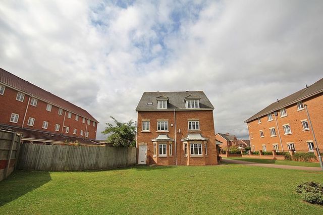  Image of 3 bedroom Semi-Detached house for sale in Beaumont Road Flitwick Bedford MK45 at Beaumont Road Flitwick Flitwick, MK45 1WD