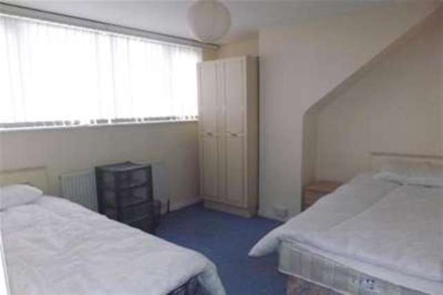  Image of 4 bedroom Semi-Detached house to rent in Foryd Road Kinmel Bay Rhyl LL18 at Rhyl, LL18 5LU