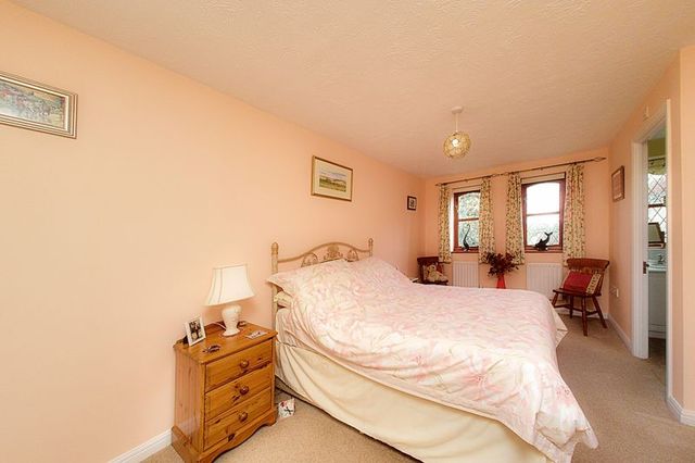  Image of 4 bedroom Detached house for sale in Foxbridge Drive Hunston Chichester PO20 at Foxbridge Drive Hunston Chichester, PO20 1NQ