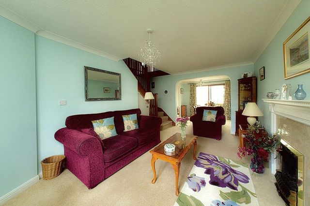  Image of 4 bedroom Detached house for sale in Foxbridge Drive Hunston Chichester PO20 at Foxbridge Drive Hunston Chichester, PO20 1NQ
