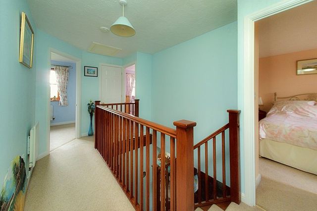  Image of 4 bedroom Detached house for sale in Foxbridge Drive Hunston Chichester PO20 at Foxbridge Drive Hunston Chichester, PO20 1NQ