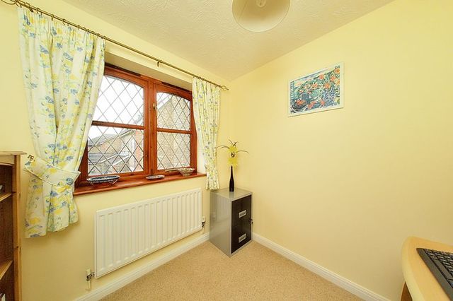  Image of 4 bedroom Detached house for sale in Foxbridge Drive Hunston Chichester PO20 at Foxbridge Drive Hunston Chichester, PO20 1NQ